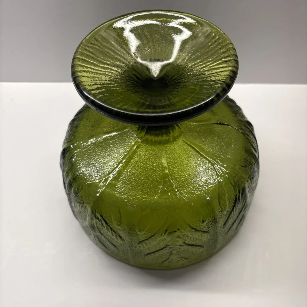 Vintage Avocado Green Glass Compote Bowl Embossed Leaf Pedestal Dish 7 Inch